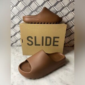Yeezy Slides Flax